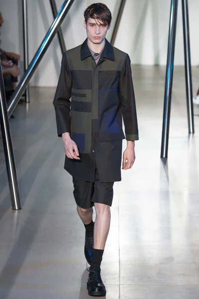 Look 9